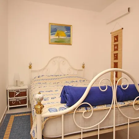 With A Parking Space Baska, Krk - 18789 Baska (Krk)